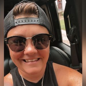 Meet your Posher, Brit